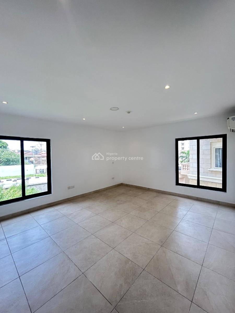 Fully Serviced and Spacious 3 Bedroom Apartment with Bq, Old Ikoyi, Ikoyi, Lagos, Flat / Apartment for Rent