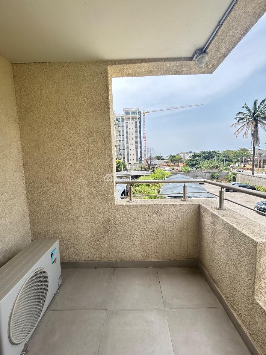 Fully Serviced and Spacious 3 Bedroom Apartment with Bq, Old Ikoyi, Ikoyi, Lagos, Flat / Apartment for Rent