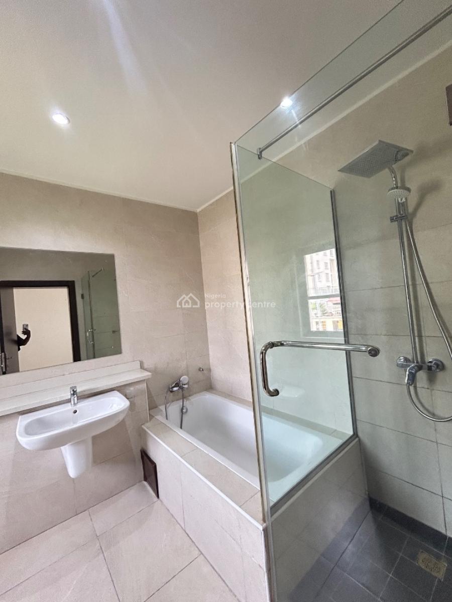 Fully Serviced and Spacious 3 Bedroom Apartment with Bq, Old Ikoyi, Ikoyi, Lagos, Flat / Apartment for Rent