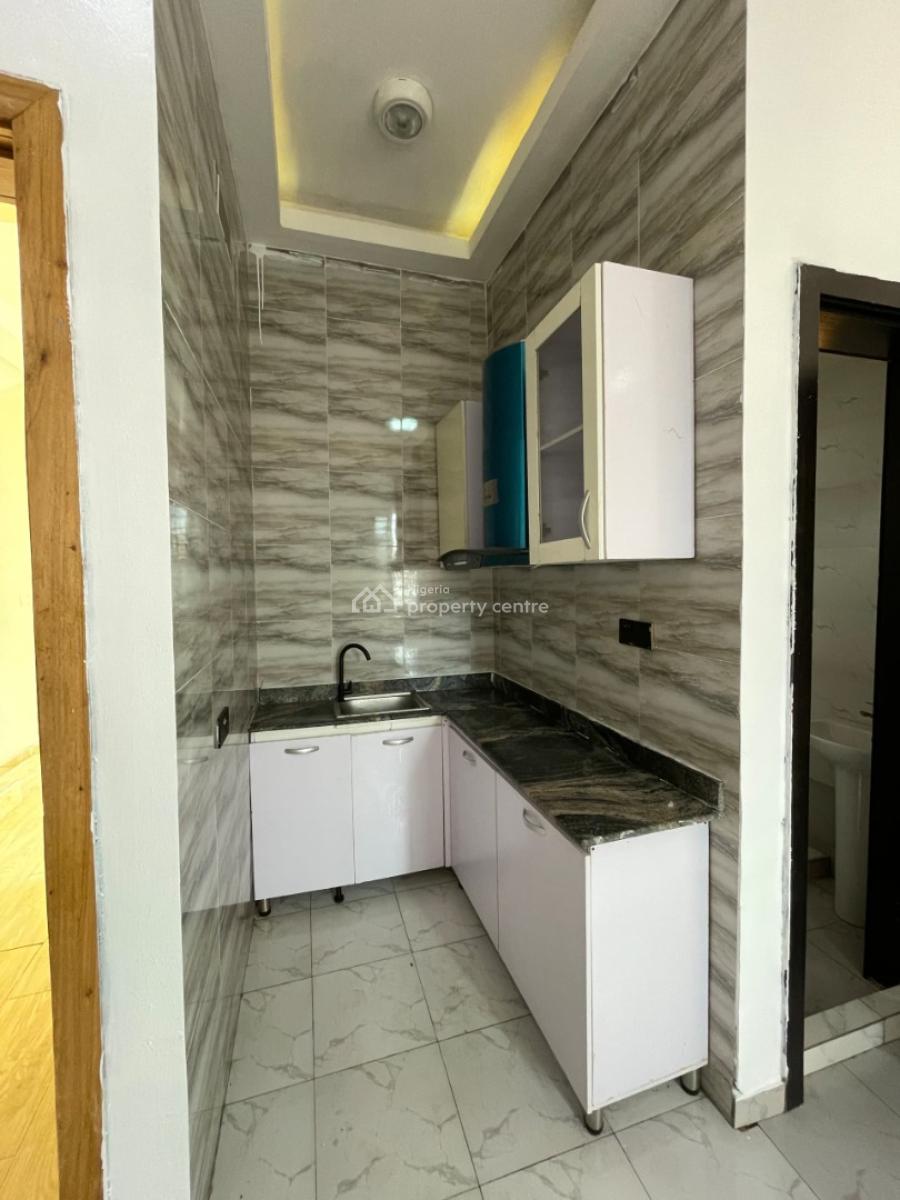 Luxurious 2 Bedroom Apartment (upstairs)with Excellent Facilities, Chevron Drive, Lekki, Lekki, Lagos, Flat / Apartment for Rent