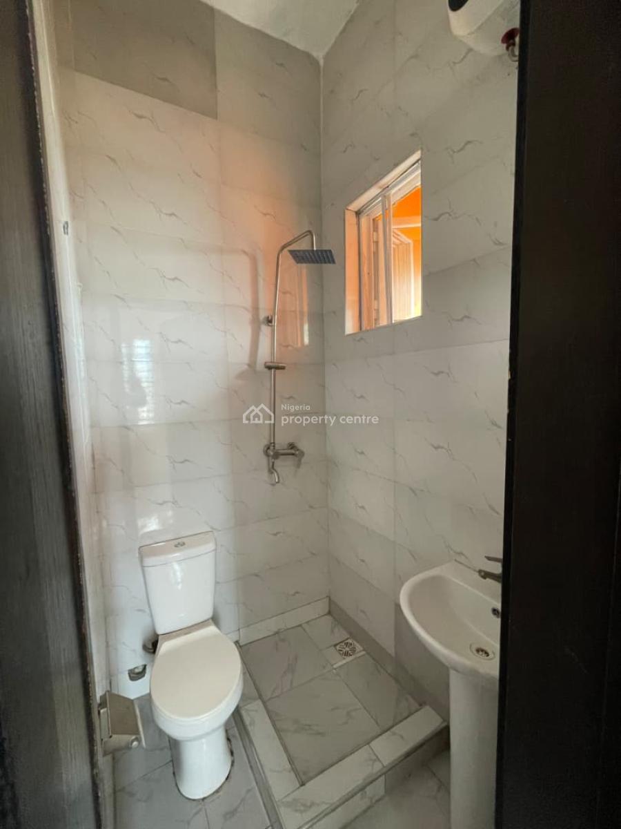 Luxurious 2 Bedroom Apartment (upstairs)with Excellent Facilities, Chevron Drive, Lekki, Lekki, Lagos, Flat / Apartment for Rent