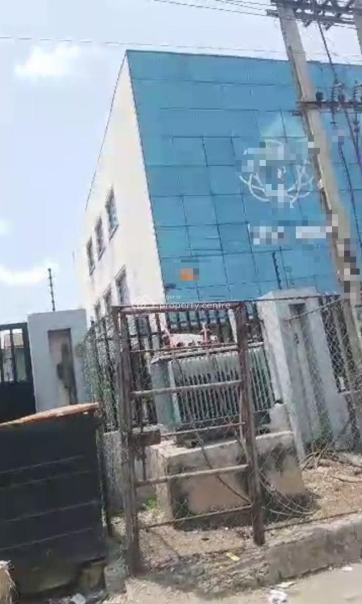 Lease: Vacant 2 Storey Building Available for Commercial Use, Lkorodu Road, Off Jibowu Bustop, Yaba, Lagos, Commercial Property for Rent