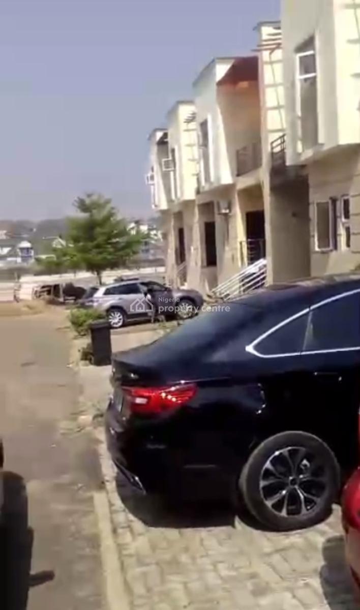 Distress 3 Bedroom Semi Detached Duplex, Karsana South, Karsana, Abuja, Semi-detached Duplex for Sale
