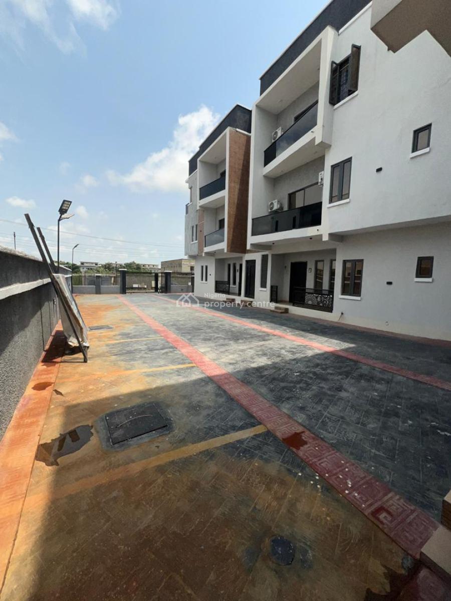 2 Bedroom Apartment, Lekki Phase 2, Lekki, Lagos, Flat / Apartment for Sale