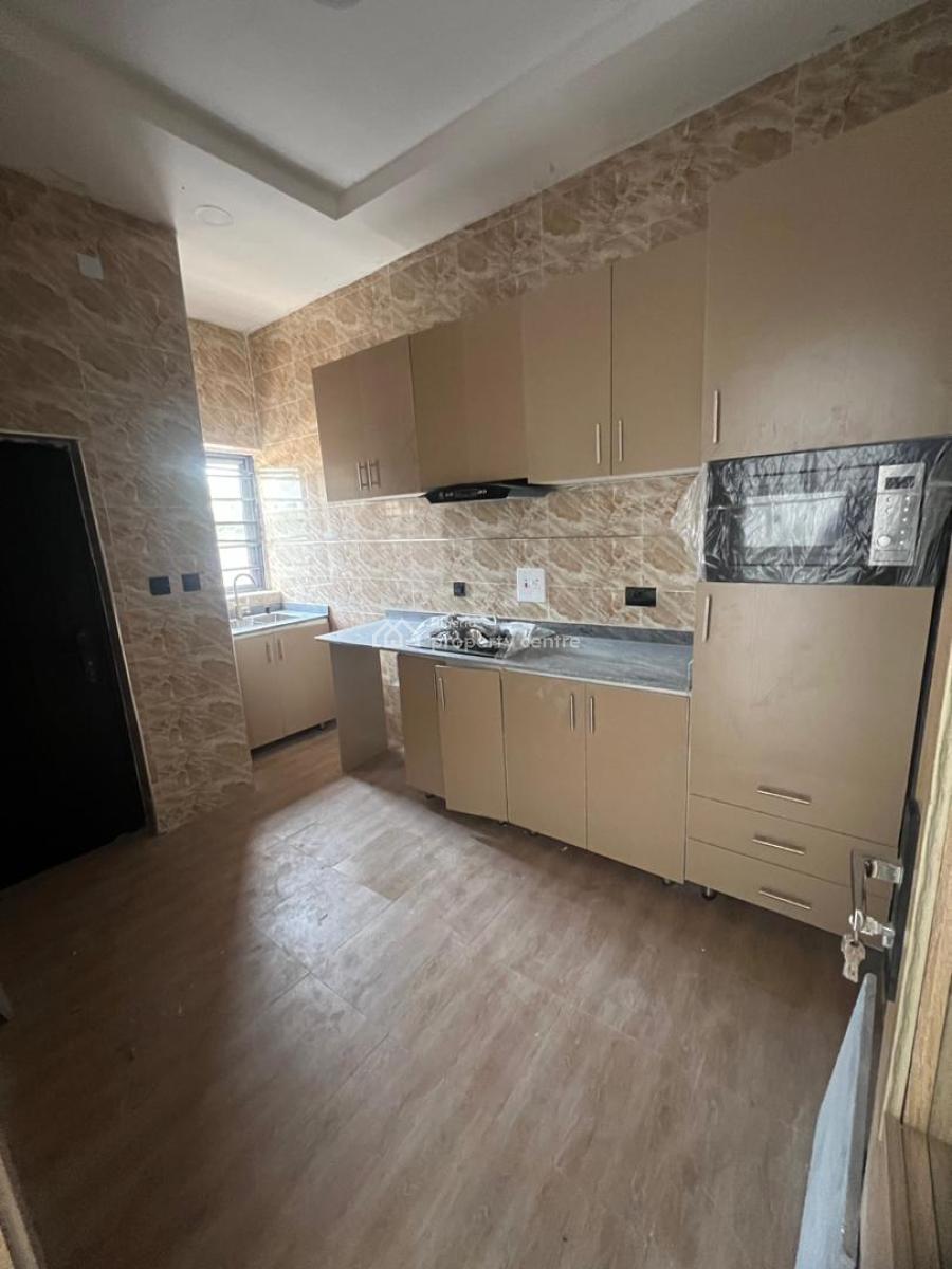 2 Bedroom Apartment, Lekki Phase 2, Lekki, Lagos, Flat / Apartment for Sale