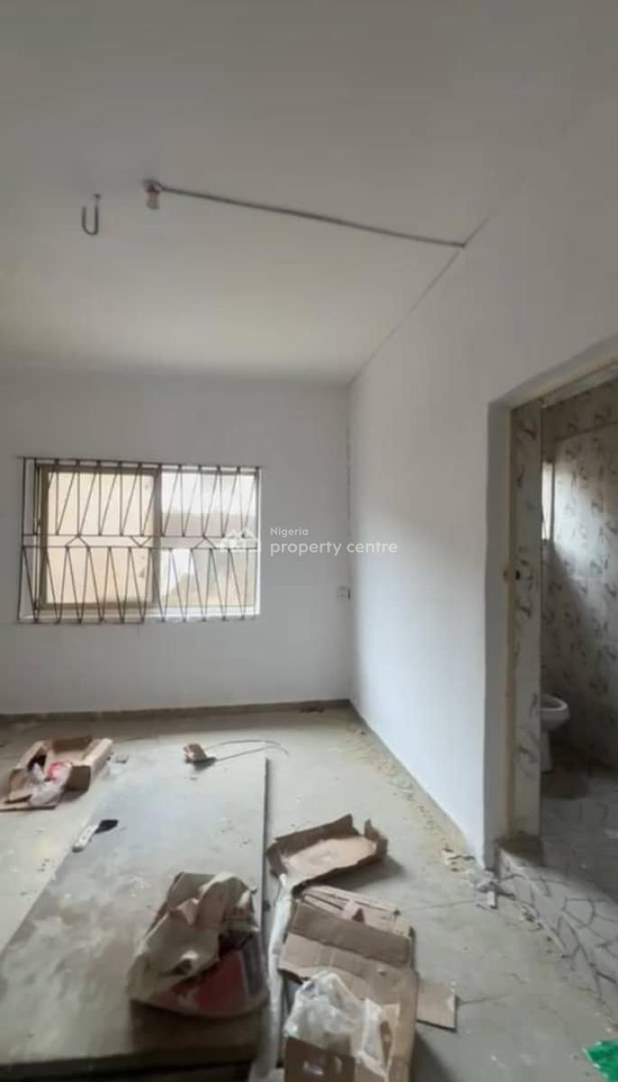 Lovely 3 Bedroom Flat, Adigun Off Johnson Bus Stop Itire Ijesha, Surulere, Lagos, Flat / Apartment for Rent