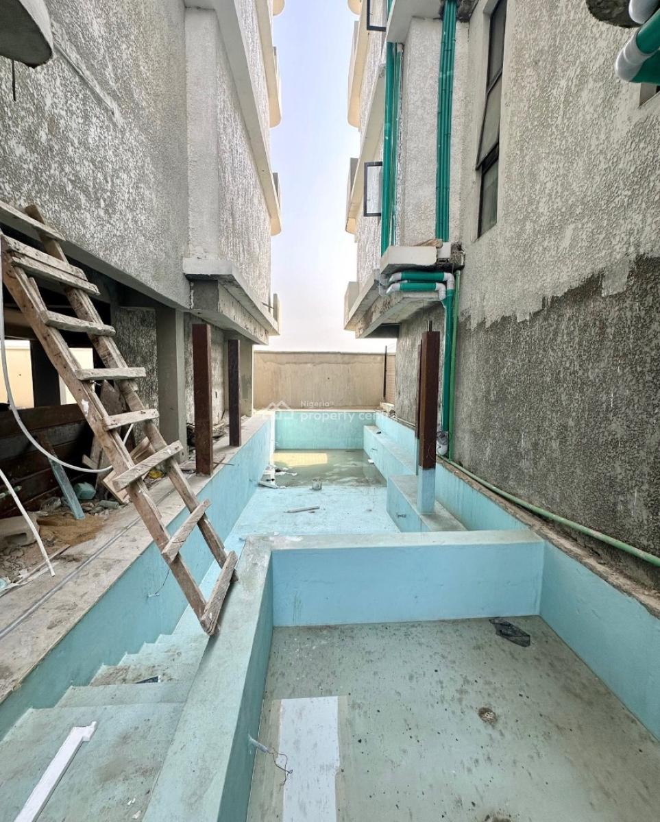 Lovely 2 Bedroom Apartment with Bq, Lekki Phase 1, Lekki Phase 1, Lekki, Lagos, Block of Flats for Sale