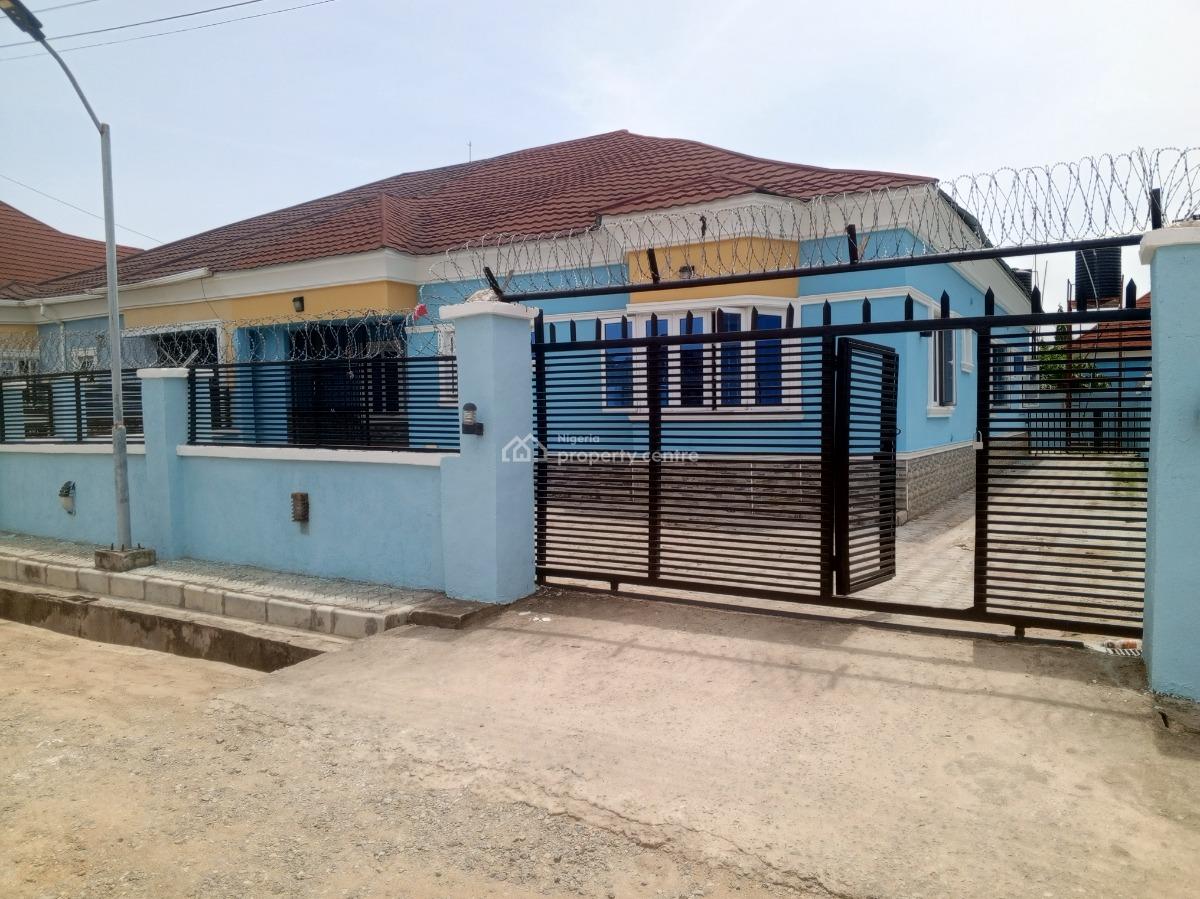 3 Bedroom Bungalow with Bq, Airport Road By Von, Lugbe District, Abuja, Semi-detached Bungalow for Sale