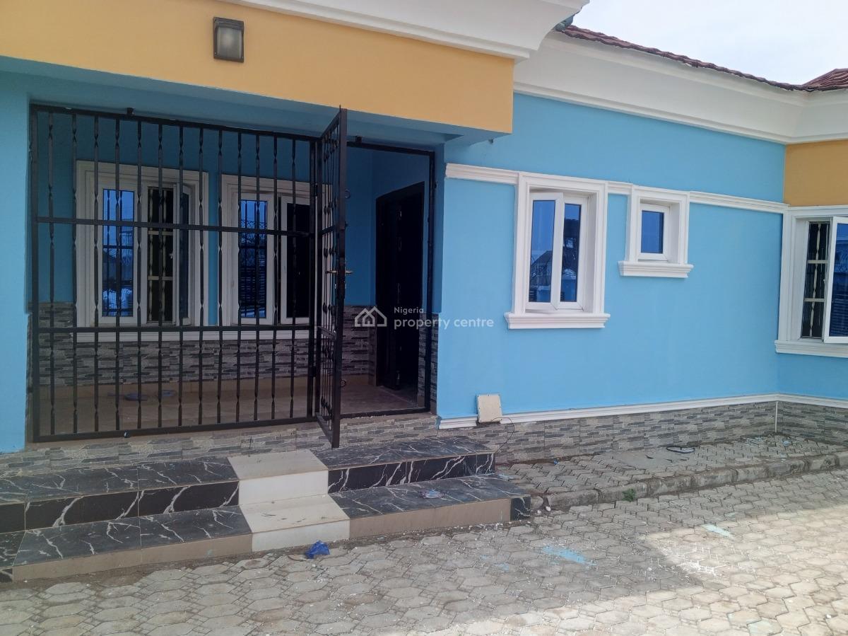 3 Bedroom Bungalow with Bq, Airport Road By Von, Lugbe District, Abuja, Semi-detached Bungalow for Sale