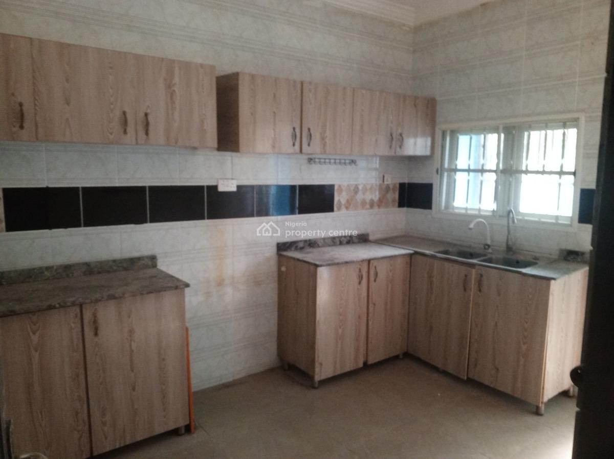 3 Bedroom Bungalow with Bq, Airport Road By Von, Lugbe District, Abuja, Semi-detached Bungalow for Sale
