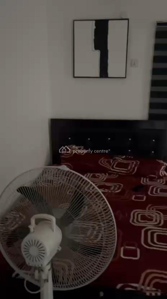 Roommate Needed in a Studio Apartment, Akoka, Yaba, Lagos, Flat / Apartment for Rent