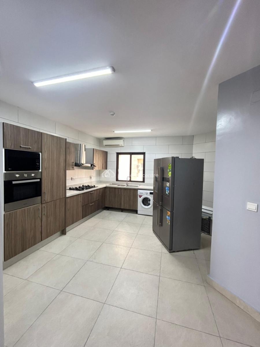 Clean 3bedroom Flat with Bq, Gym and Pool in a Secured Estate, Ikoyi, Lagos, Flat / Apartment for Rent