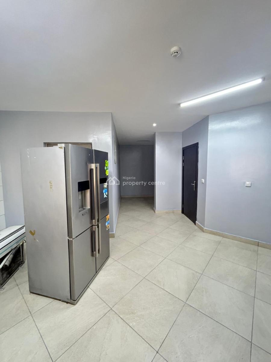 Clean 3bedroom Flat with Bq, Gym and Pool in a Secured Estate, Ikoyi, Lagos, Flat / Apartment for Rent