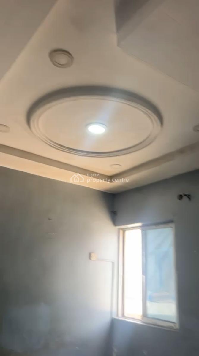 Decent Miniflat, Makoko, Yaba, Lagos, Flat / Apartment for Rent