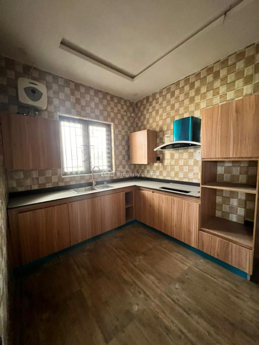 a Well Built 2 Bedroom Flat, Pepperoni Abraham Adesunya Ajah, Lekki Phase 2, Lekki, Lagos, Flat / Apartment for Rent