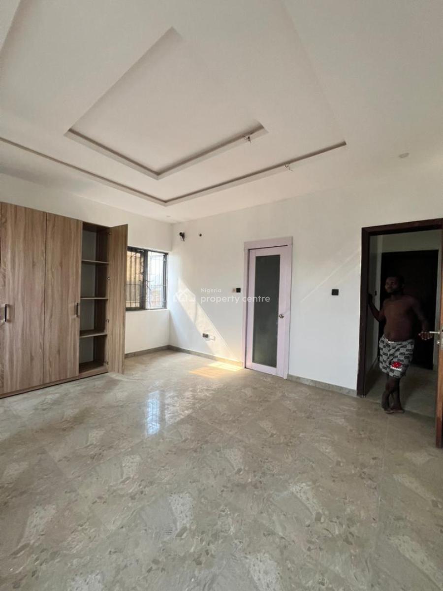 a Well Built 2 Bedroom Flat, Pepperoni Abraham Adesunya Ajah, Lekki Phase 2, Lekki, Lagos, Flat / Apartment for Rent