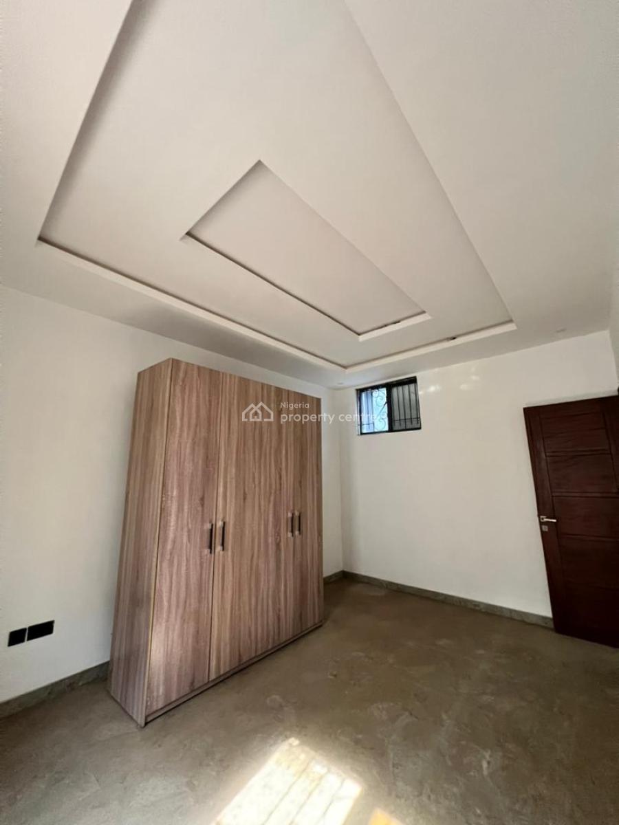 a Well Built 2 Bedroom Flat, Pepperoni Abraham Adesunya Ajah, Lekki Phase 2, Lekki, Lagos, Flat / Apartment for Rent