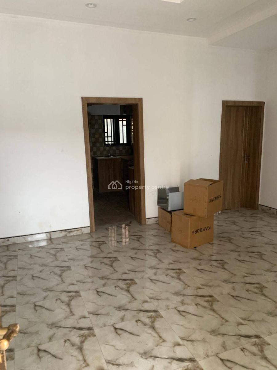 Executive 2 Bedroom Flat, Surulere, Lagos, Flat / Apartment for Sale