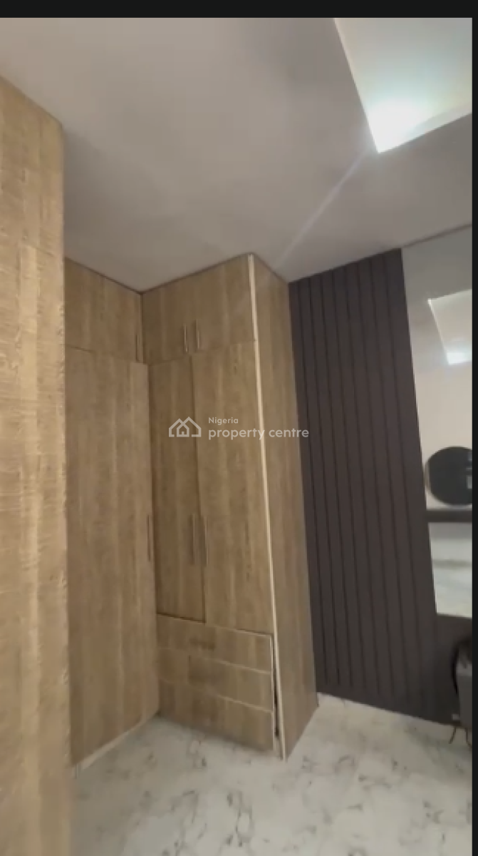 Super Spacious Masters Bedroom in a Secured Estate, Orchid Road Before Roundabout, Lekki Phase 2, Lekki, Lagos, Flat / Apartment for Rent