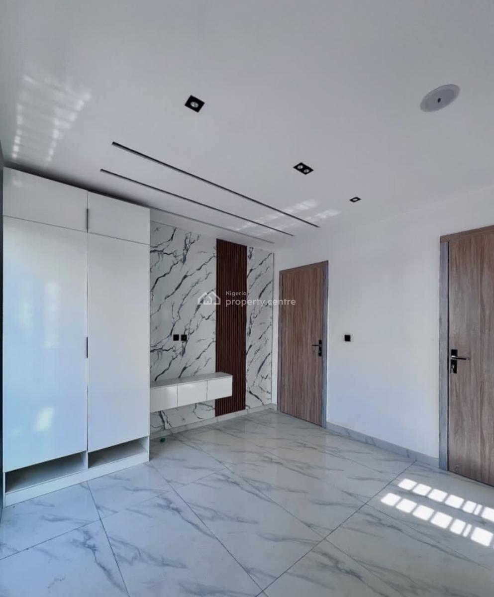 Serviced with 24/7 Power Supply 2 Bedroom En-suite Flat with an Open F, Ikate Elegushi, Lekki, Lagos, Flat / Apartment for Rent