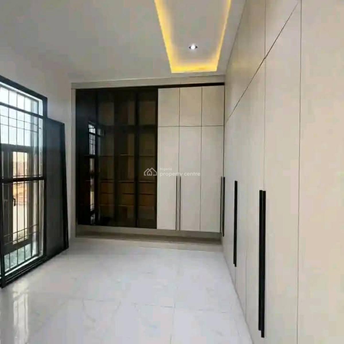 5 Bedroom Fully Detached Duplex with 2 Rooms Bq, Guzape District, Abuja, Detached Duplex for Sale