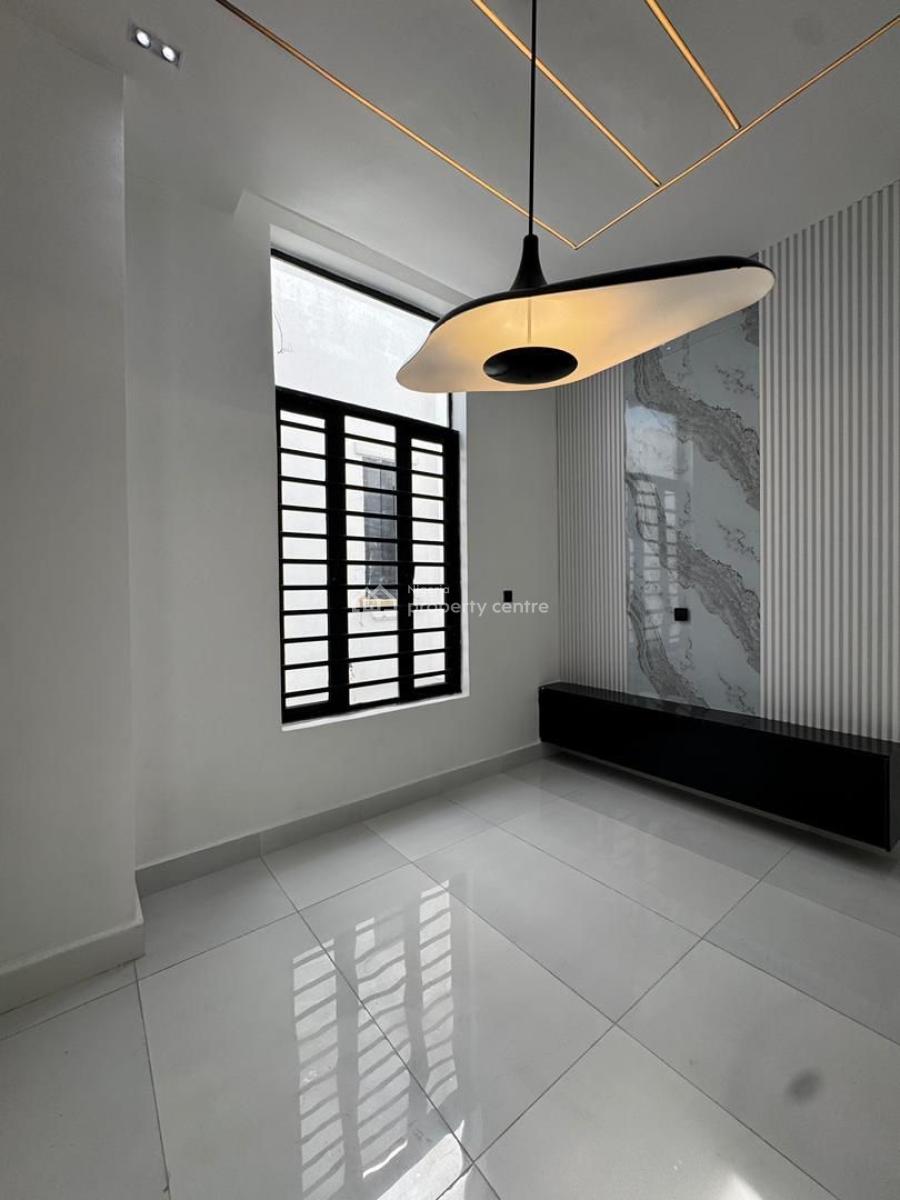 Classy  5  Bedrooms with a Swimming Pool, Orchid, Lekki, Lagos, Detached Duplex for Sale