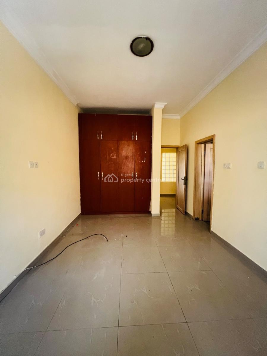 Well Built 3 Bedroom Apartment with Bq, Chevron, Lekki, Lagos, Flat / Apartment for Rent