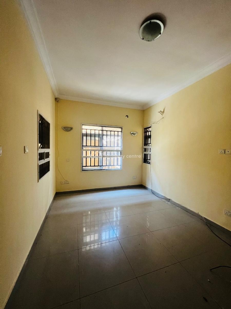 Well Built 3 Bedroom Apartment with Bq, Chevron, Lekki, Lagos, Flat / Apartment for Rent