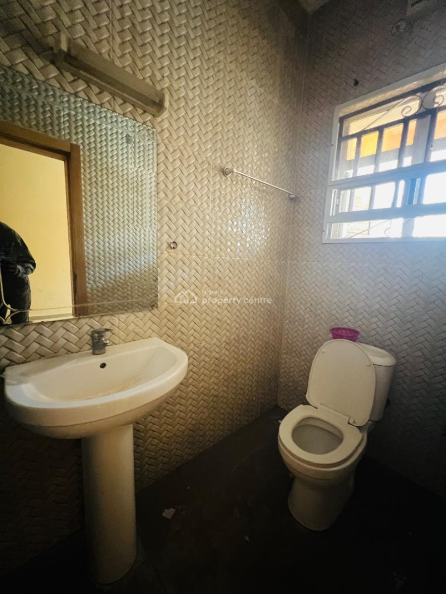 Well Built 3 Bedroom Apartment with Bq, Chevron, Lekki, Lagos, Flat / Apartment for Rent