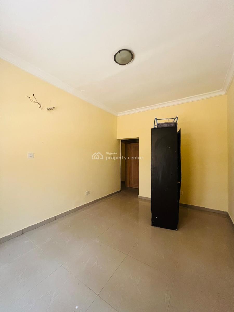 Well Built 3 Bedroom Apartment with Bq, Chevron, Lekki, Lagos, Flat / Apartment for Rent