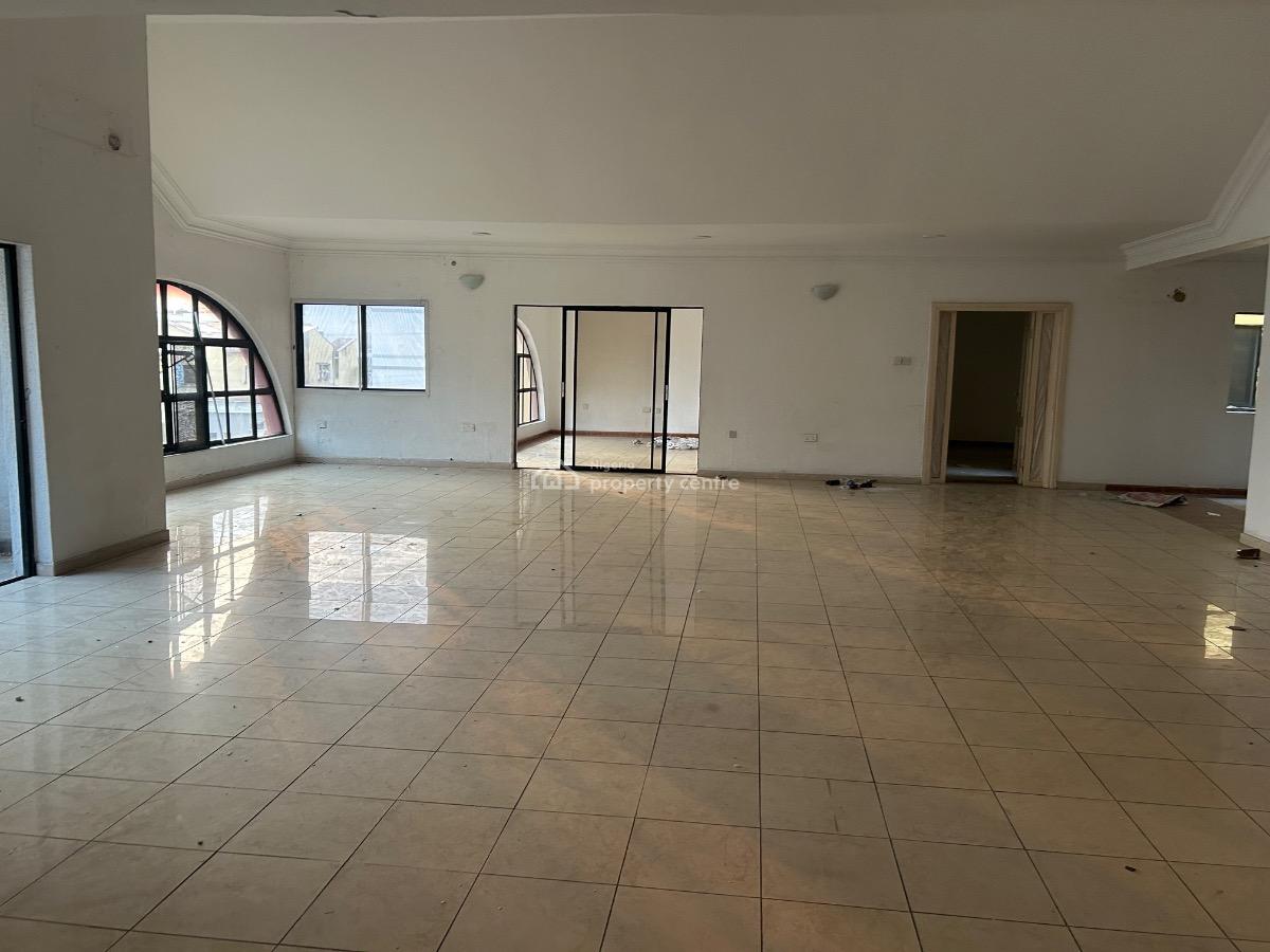 Luxury 4 Bedrooms Flat, Babatunde Anjuos, Lekki Phase 1, Lekki, Lagos, Flat / Apartment for Rent