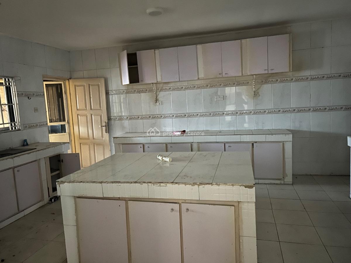 Luxury 4 Bedrooms Flat, Babatunde Anjuos, Lekki Phase 1, Lekki, Lagos, Flat / Apartment for Rent