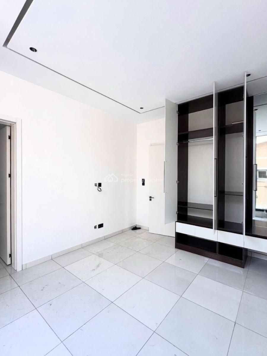 Two Bedroom Apartment, Oniru, Victoria Island (vi), Lagos, Block of Flats for Sale