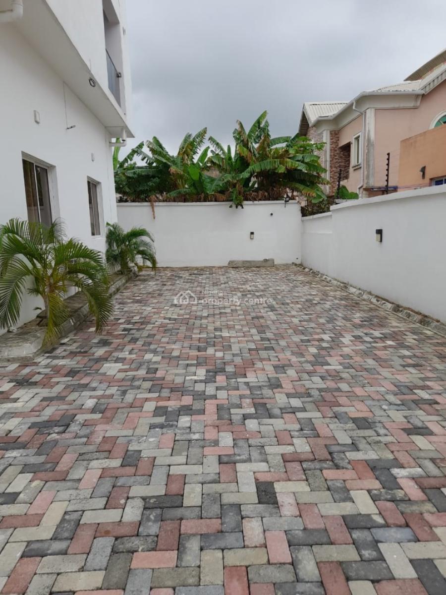 Lovely 2 Bedroom Apartment with Necessary Facilities, Off Ogombo Road, Abraham Adesanya, Lekki Scheme 2, Ajah, Lagos, Flat / Apartment for Rent