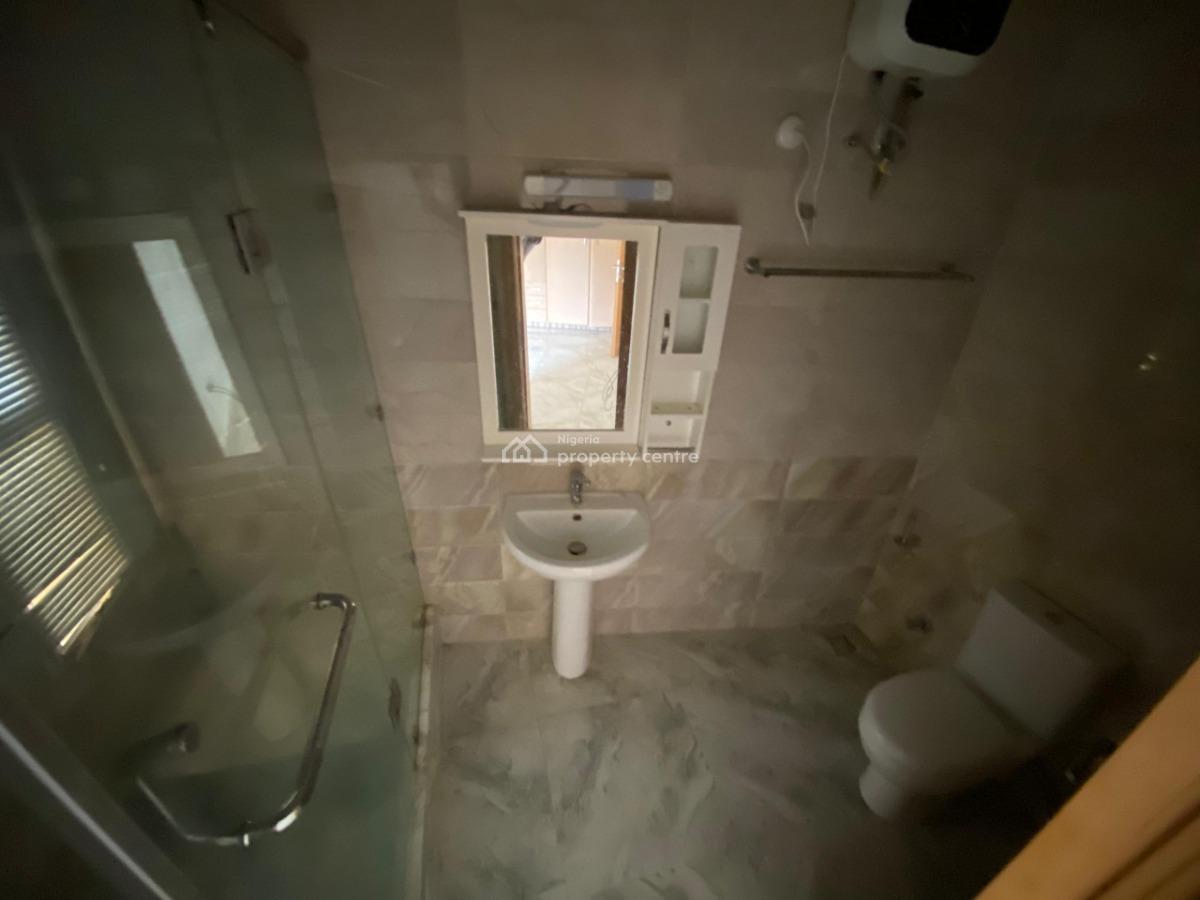 Well Maintained 4 Bedroom House, Osapa, Lekki, Lagos, Terraced Duplex for Rent