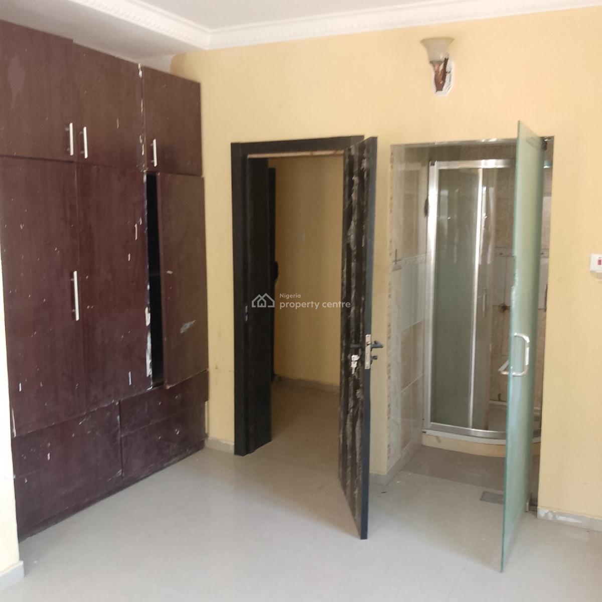 Massive 3bedrooms Flat, Blanco Area Sangotedo Lagos State, Sangotedo, Ajah, Lagos, Flat / Apartment for Rent