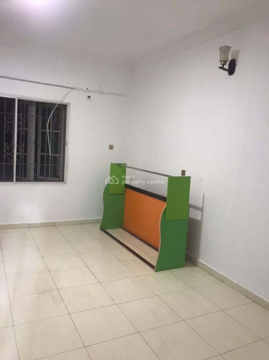 a Well Maintained 3 Bedroom Apartment with Excellent Facility, Ajah, Lekki, Lagos, Flat / Apartment for Rent