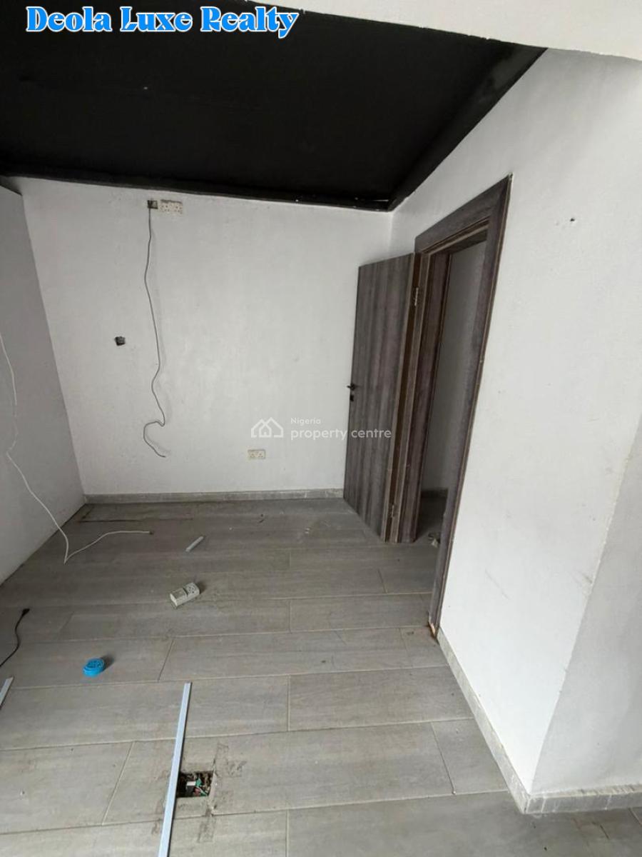 a Very Spacious Commercial Shop(ground Floor), Fola Osibo, Lekki Phase 1, Lekki, Lagos, Commercial Property for Rent