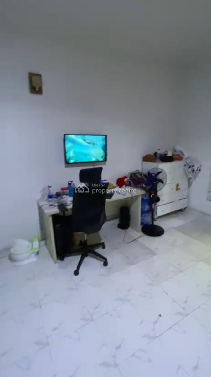 Large and Spacious 2 Bedroom Flat Serviced Apartment, Estate Chevron Drive, Lekki, Lagos, Flat / Apartment for Rent