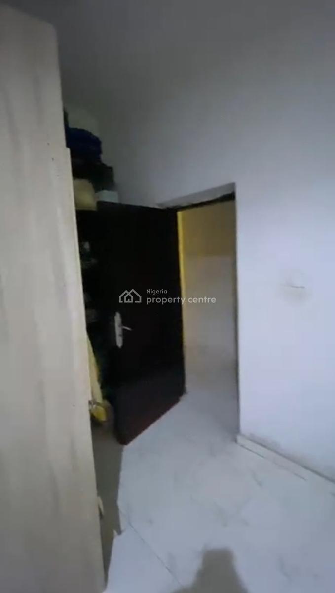 Large and Spacious 2 Bedroom Flat Serviced Apartment, Estate Chevron Drive, Lekki, Lagos, Flat / Apartment for Rent