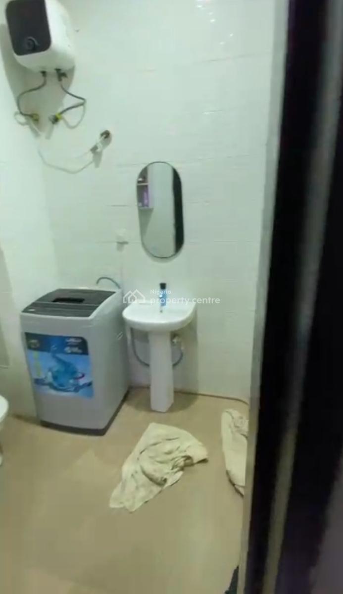 Large and Spacious 2 Bedroom Flat Serviced Apartment, Estate Chevron Drive, Lekki, Lagos, Flat / Apartment for Rent