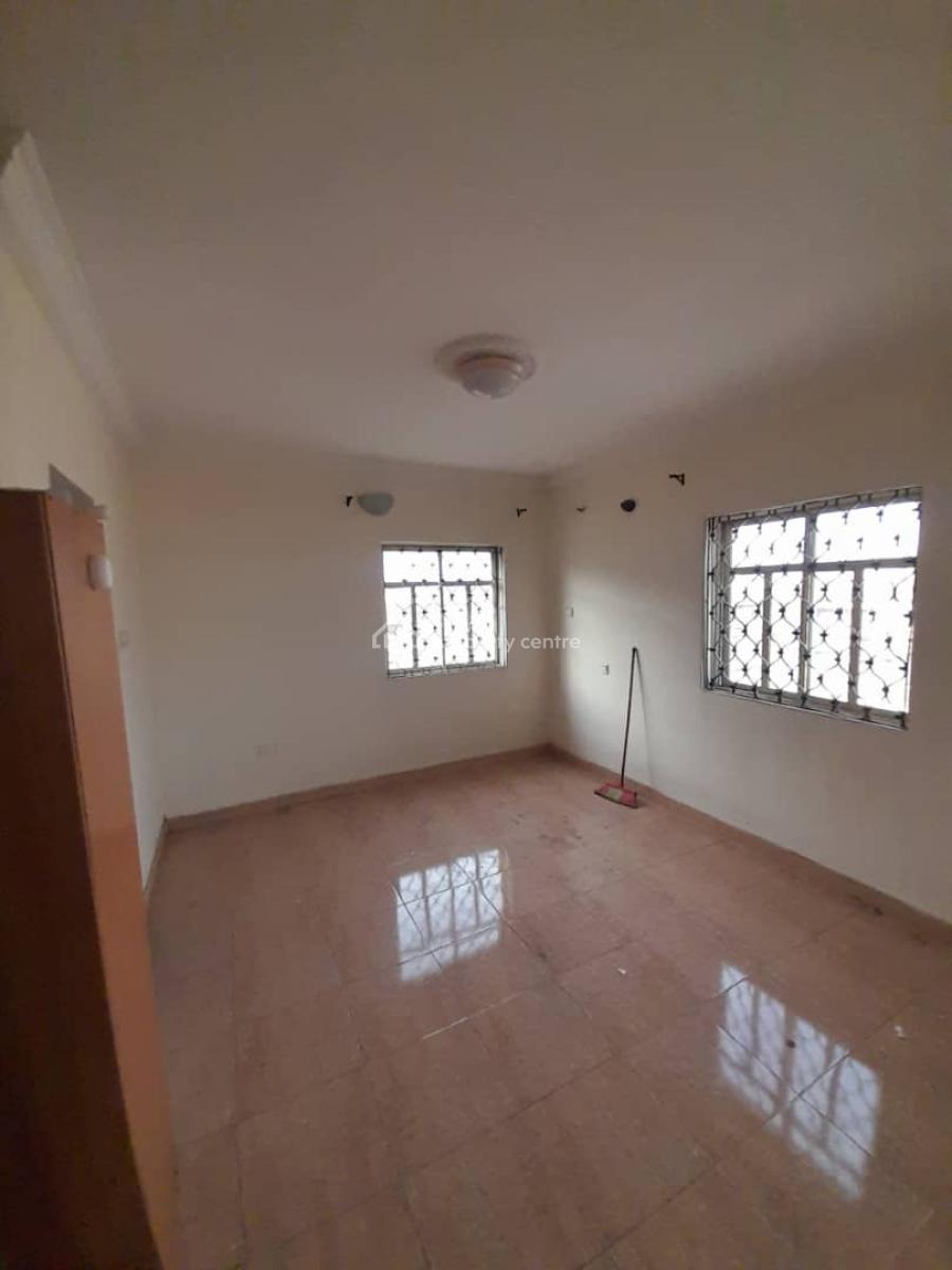 Spacious 3 Bedroom Apartment All Rooms En-suite, Akoka, Yaba, Lagos, Flat / Apartment for Rent