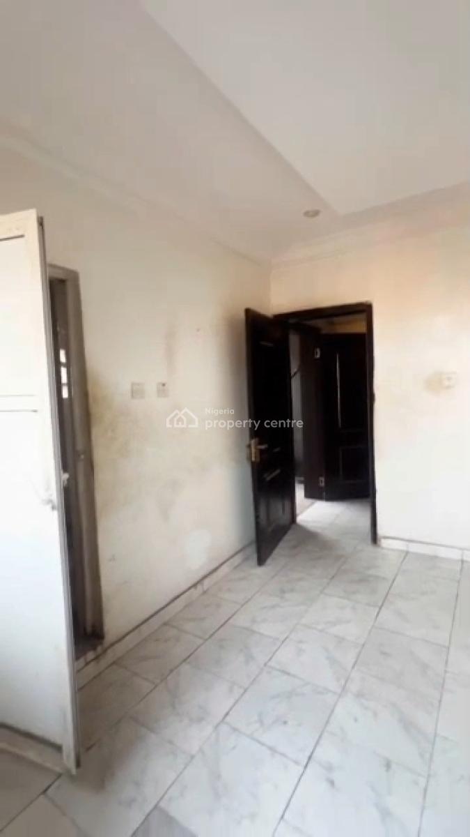 Standard Miniflat Up and Down, Alagomeji, Yaba, Lagos, Flat / Apartment for Rent