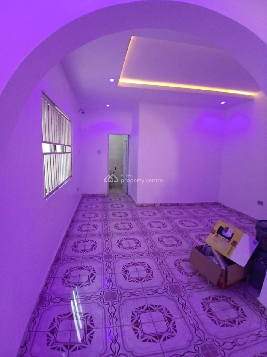 Tastefully Finished and Renovated 3 Bedroom Flat, Along Utako Market, Utako, Abuja, Flat / Apartment for Rent