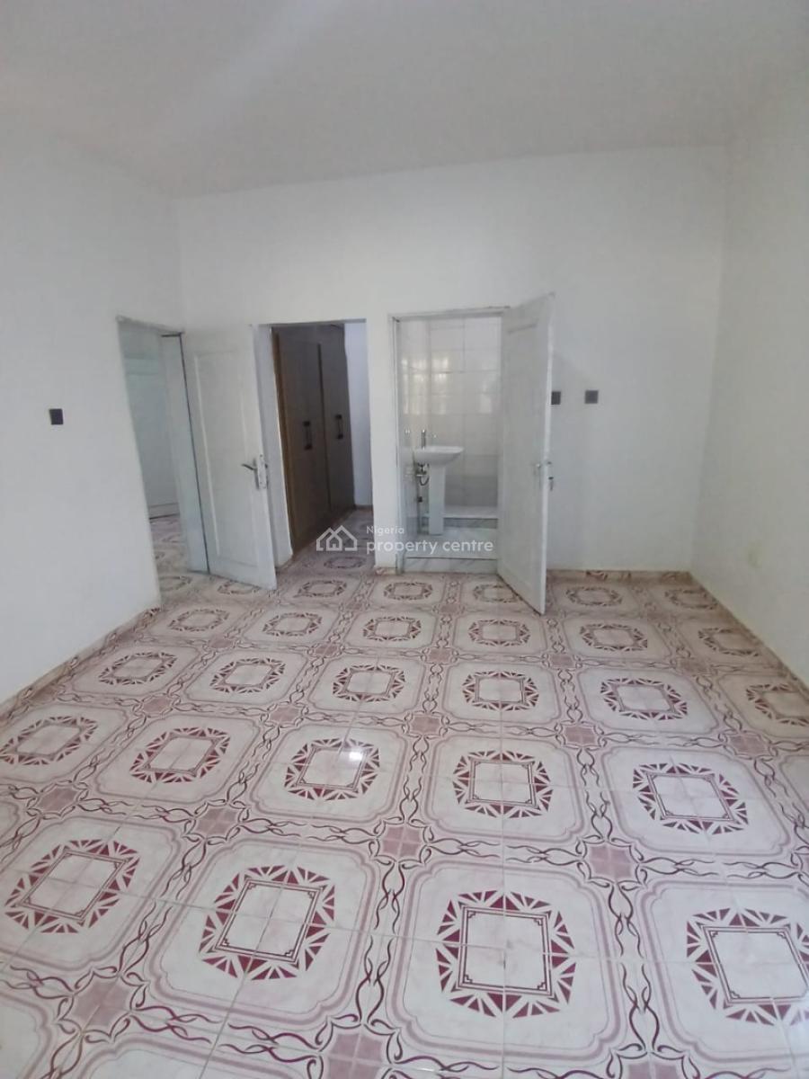 Tastefully Finished and Renovated 3 Bedroom Flat, Along Utako Market, Utako, Abuja, Flat / Apartment for Rent