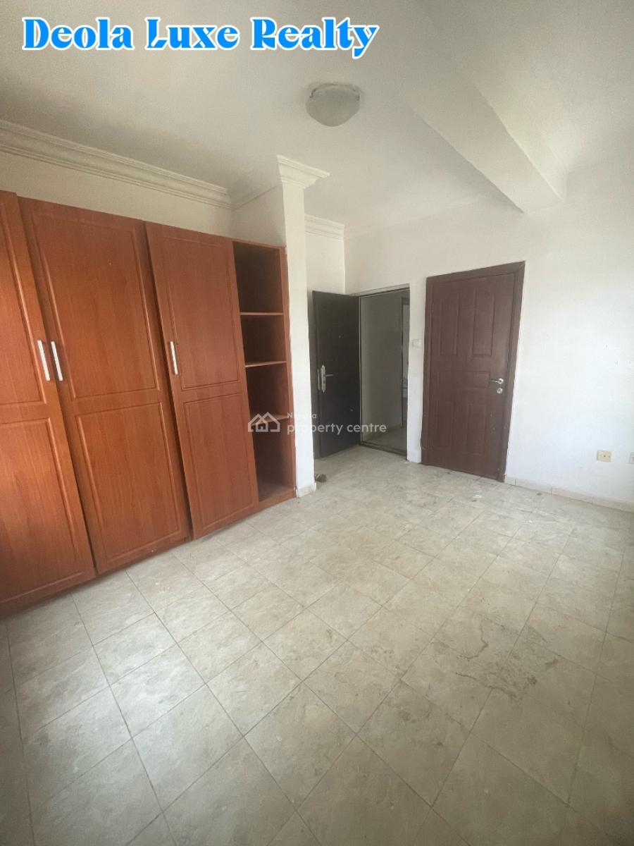 a Nice and Spacious 3 Bedroom Apartment with Balcony (upstair), Idado, Lekki, Lagos, Flat / Apartment for Rent