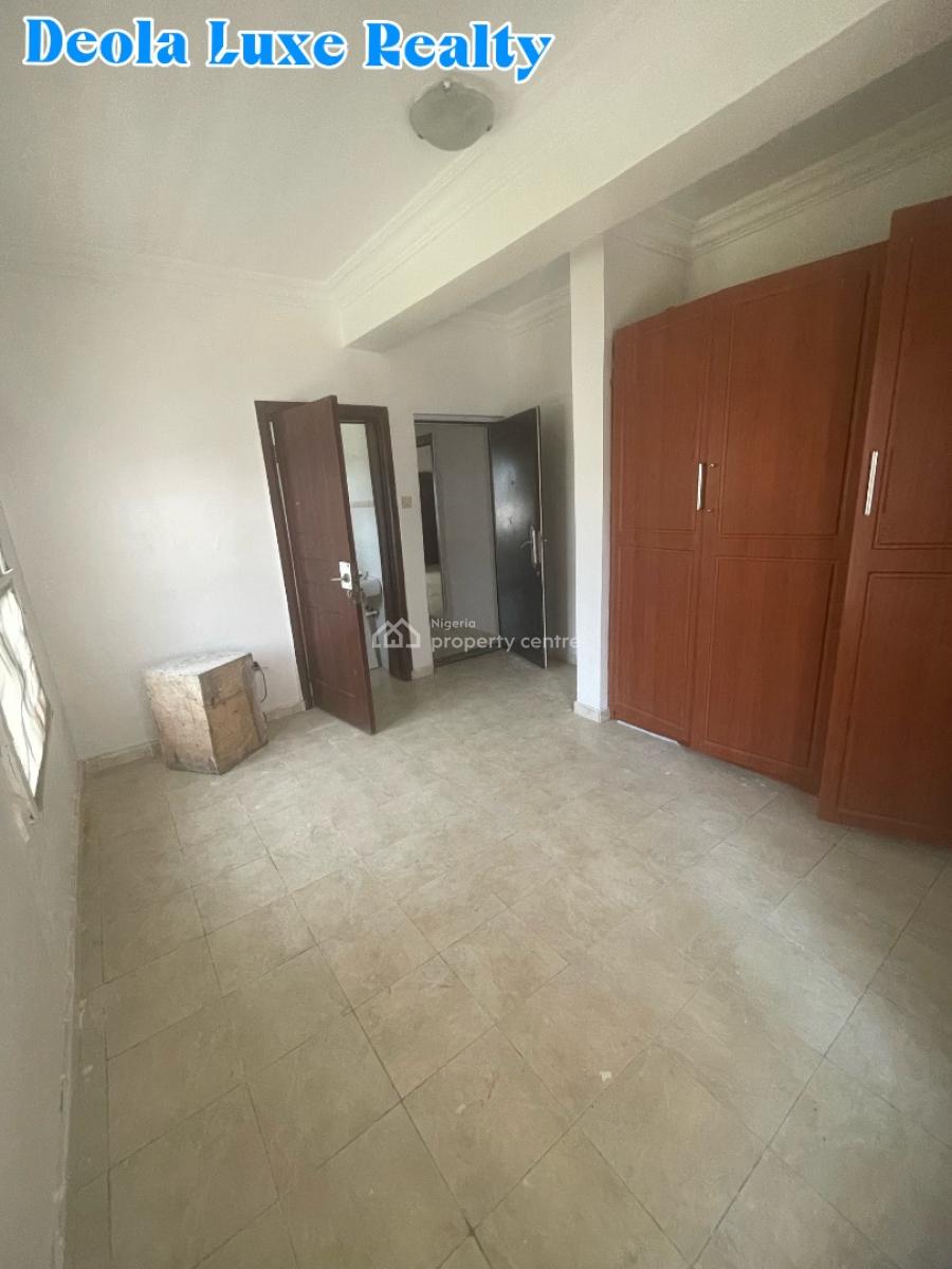 a Nice and Spacious 3 Bedroom Apartment with Balcony (upstair), Idado, Lekki, Lagos, Flat / Apartment for Rent