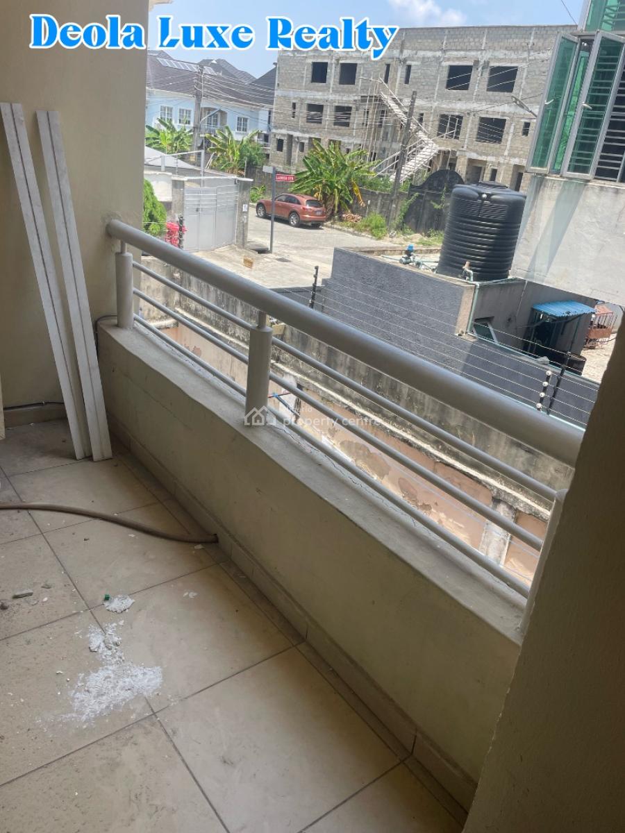 a Nice and Spacious 3 Bedroom Apartment with Balcony (upstair), Idado, Lekki, Lagos, Flat / Apartment for Rent