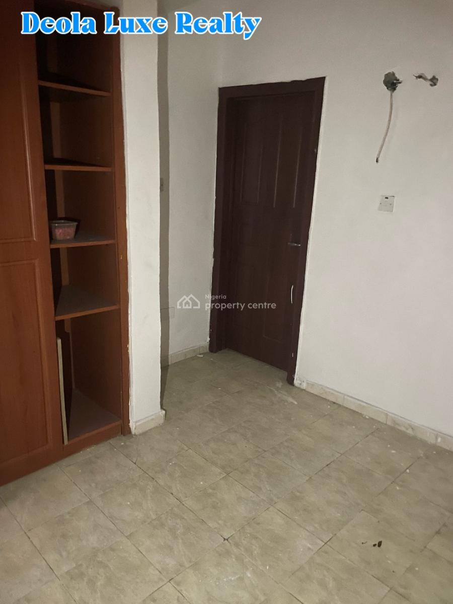 a Nice and Spacious 3 Bedroom Apartment with Balcony (upstair), Idado, Lekki, Lagos, Flat / Apartment for Rent