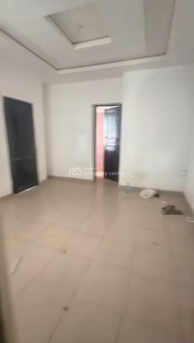 a Well Maintained Mini Flat, Alagomeji, Yaba, Lagos, Flat / Apartment for Rent